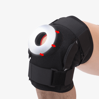 Vadderad öppning som omsluter och avlastar knäskålen