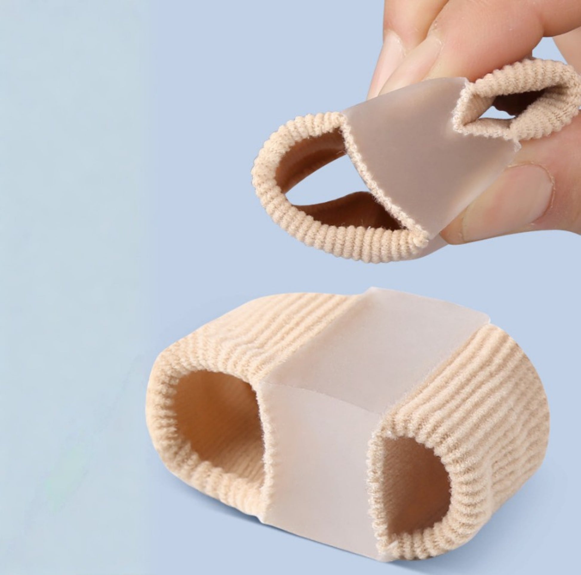 Dubbel tåseparator för hallux valgus i mjukt, elastiskt material.
