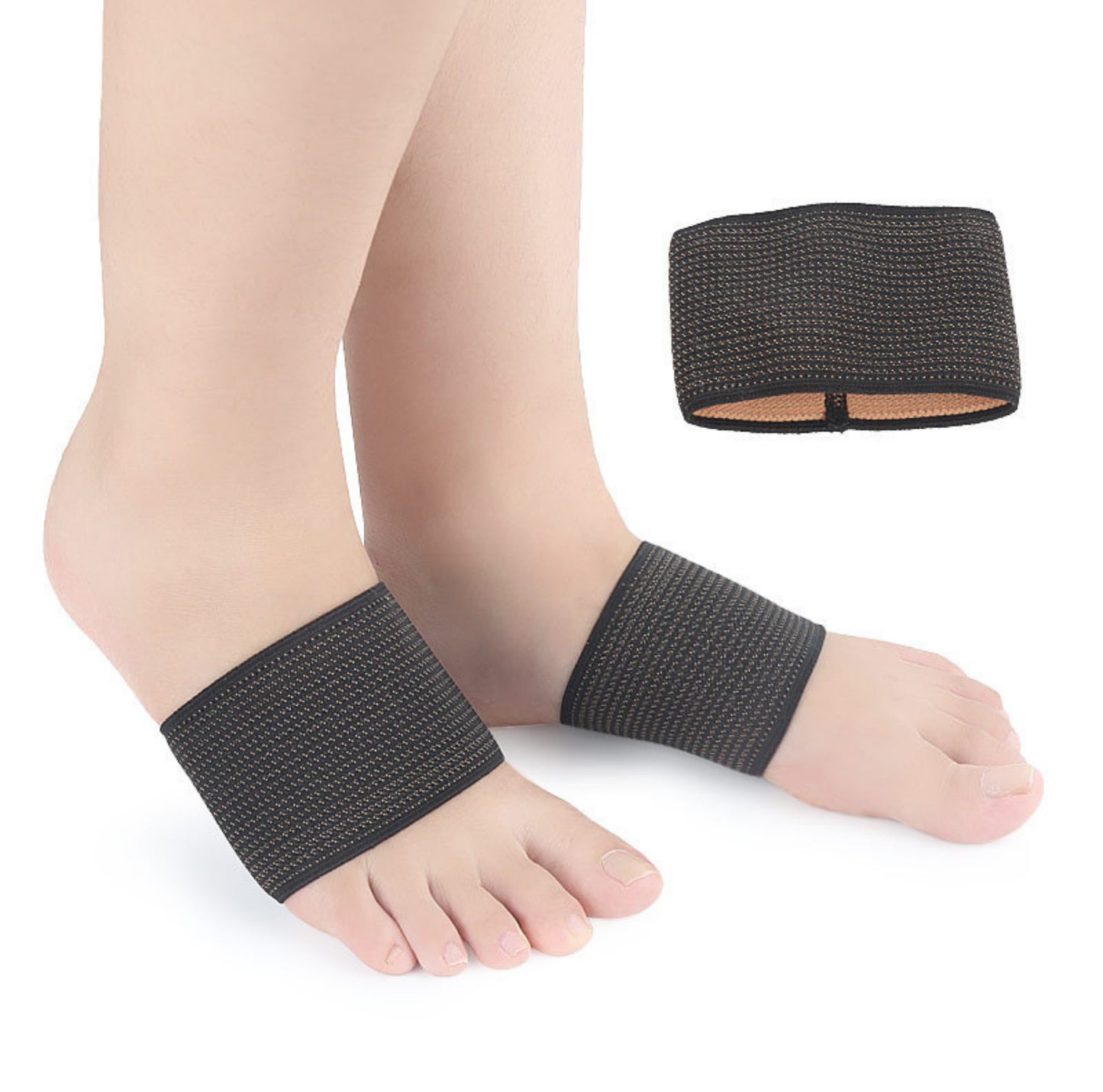 Fotvalvsstöd med kompression runt framfoten, visat på fötter.