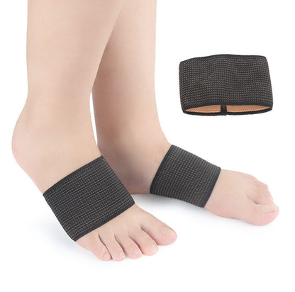 Fotvalvsstöd med kompression runt framfoten, visat på fötter.