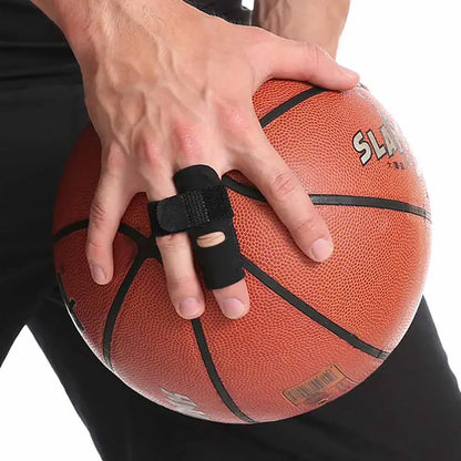 Denna fingerskena passar perfekt till basket.