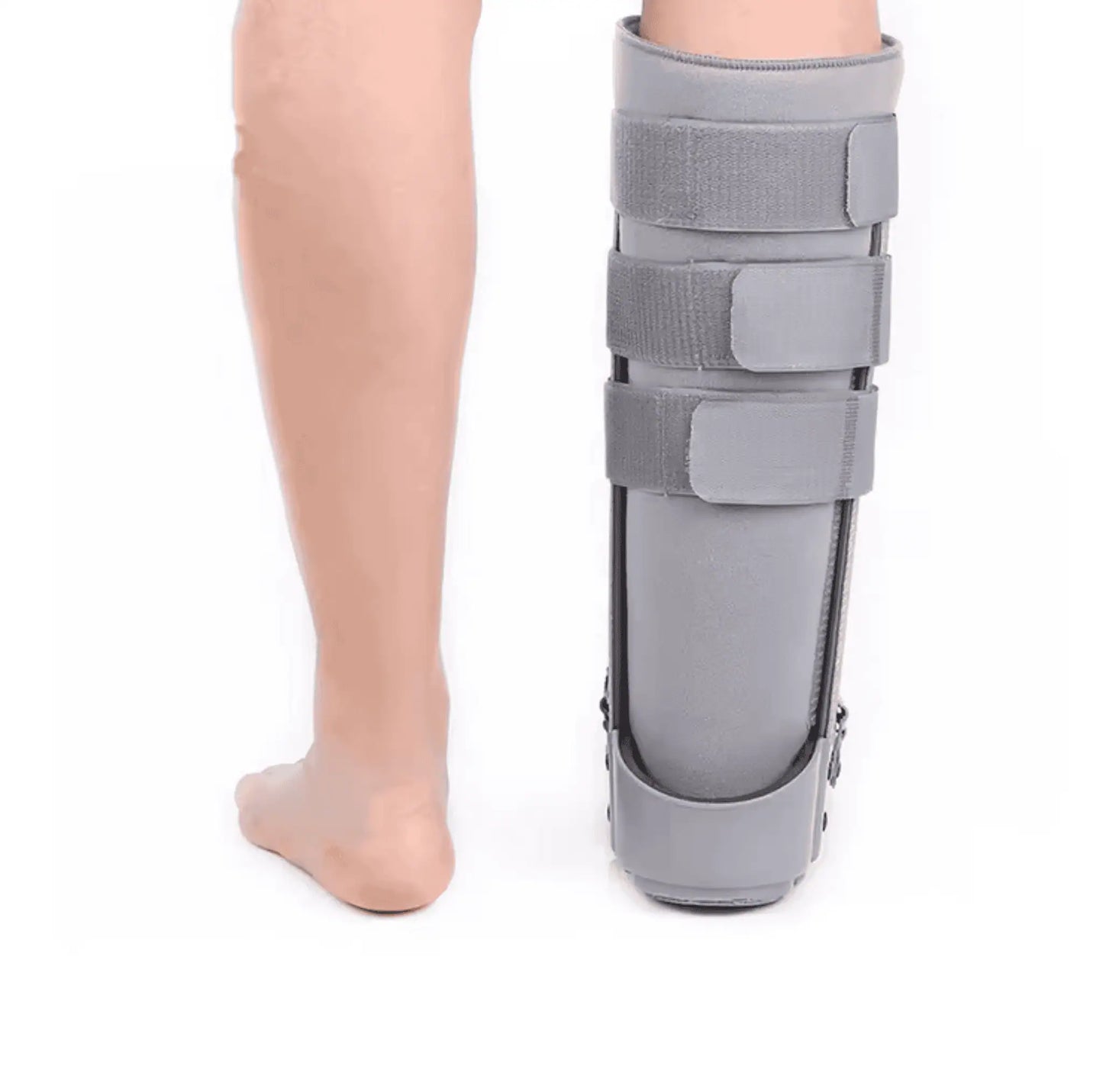 Stabil bakkappa som ger stöd åt underbenet