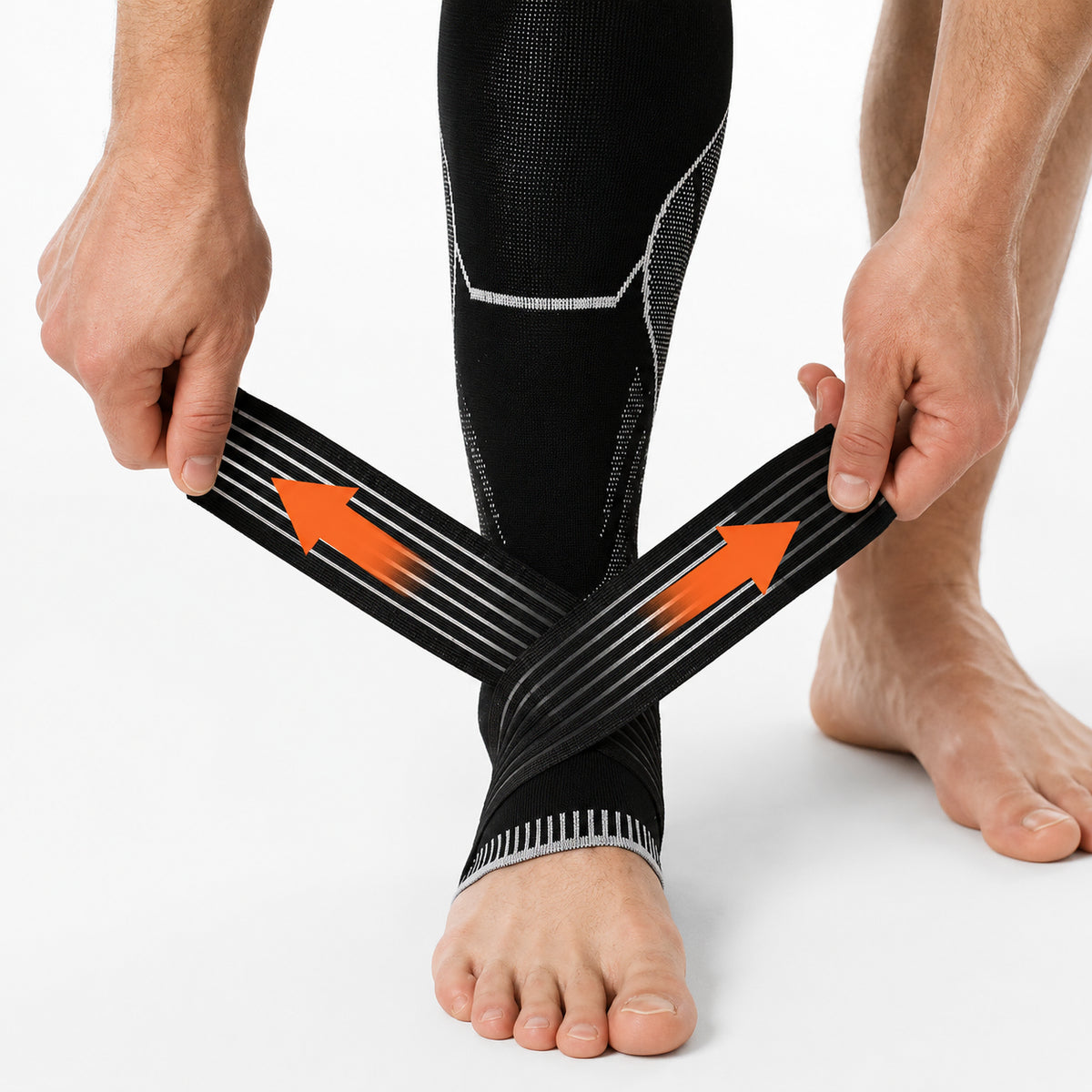 Stödstrumpa för vader med korsade stabiliseringsband som ger extra stöd runt fotleden.